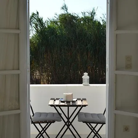 Naxos 3*