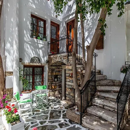 Naxos Guest house 3*