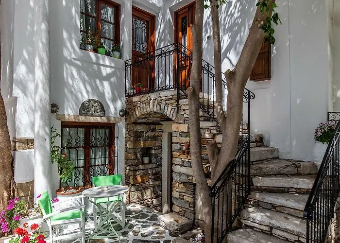 Naxos Guest house 3*